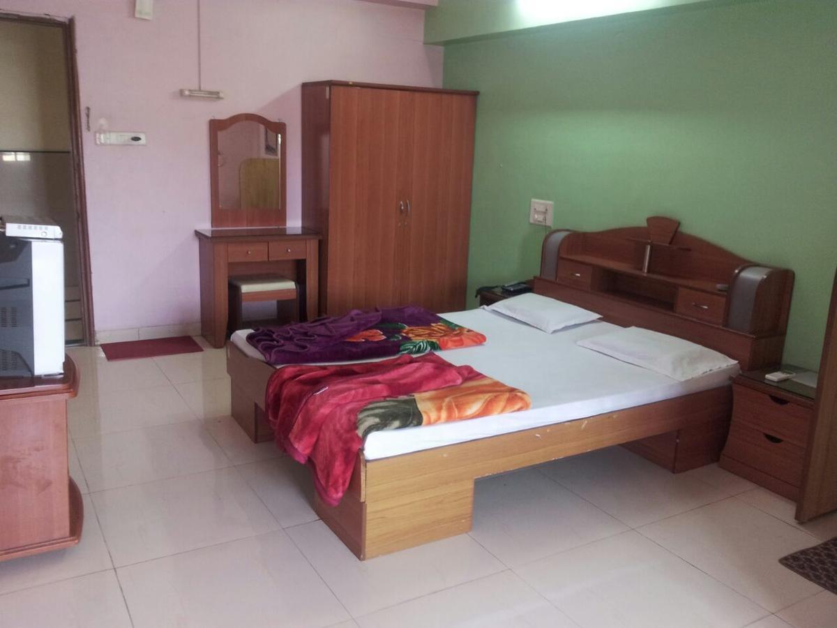 Vila Sarang Lodging & Boarding Satara Exteriér fotografie